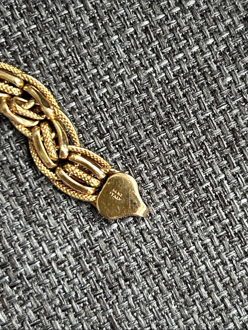 14 kt Gold Eternal Link Chain Bracelet - Picture 6 of 7